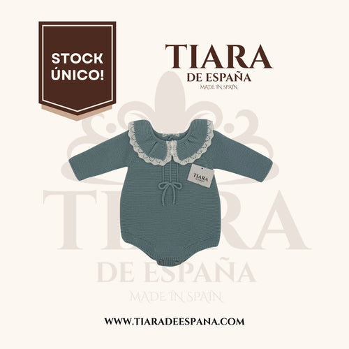 TR-014 / Pelele bebé verde agua con cuello de volante y encaje.