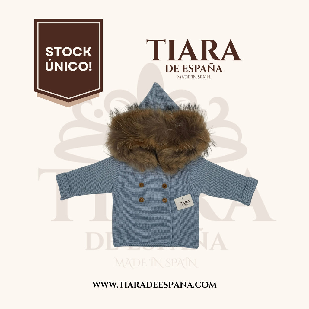 Abrigo bebé azul cielo de punto con capucha y pelo natural Tiara de España