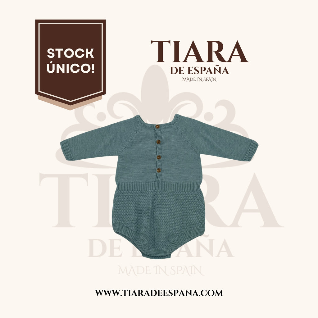 TR-456 / Ranita bebé verde suave manga larga con botones.