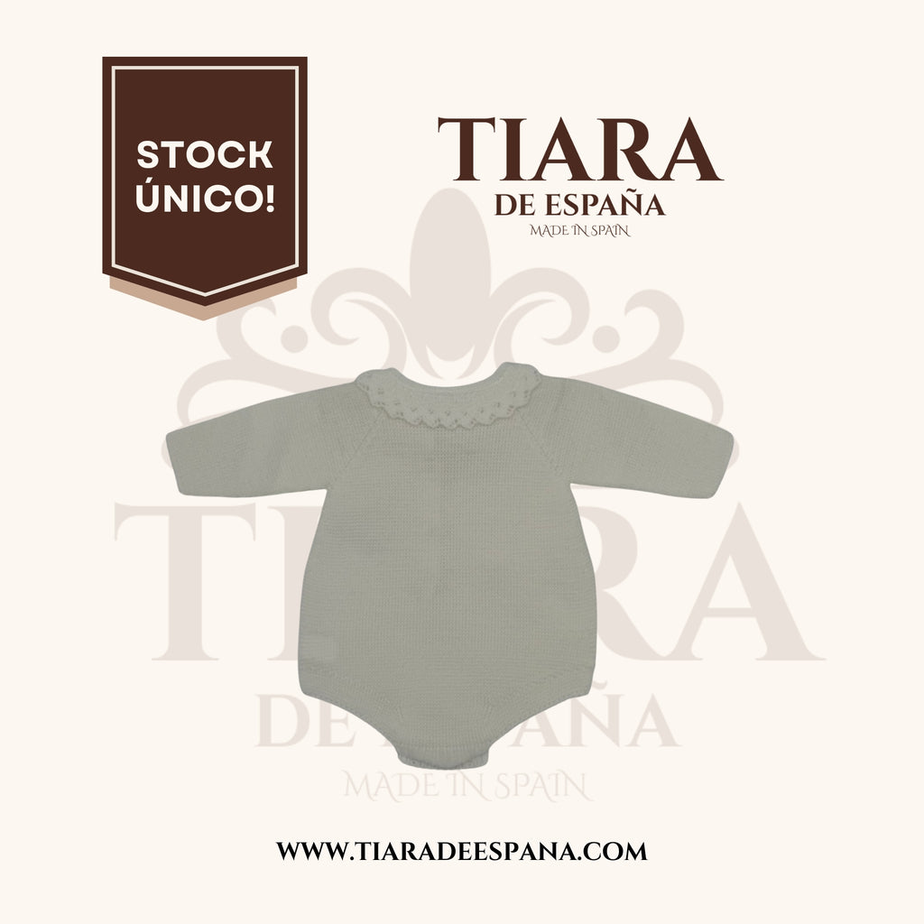 Pelele bebé blanco ángel de punto con cuello calado Tiara de España