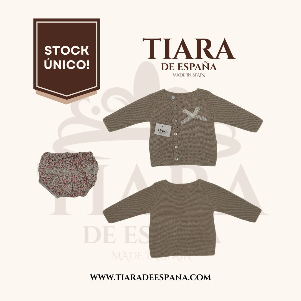 Conjunto bebé beig con chaqueta de punto y braguita floral Tiara de España